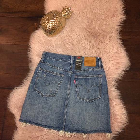 Levi’s High Rise Deconstructed Skirt - Picture 6 of 6